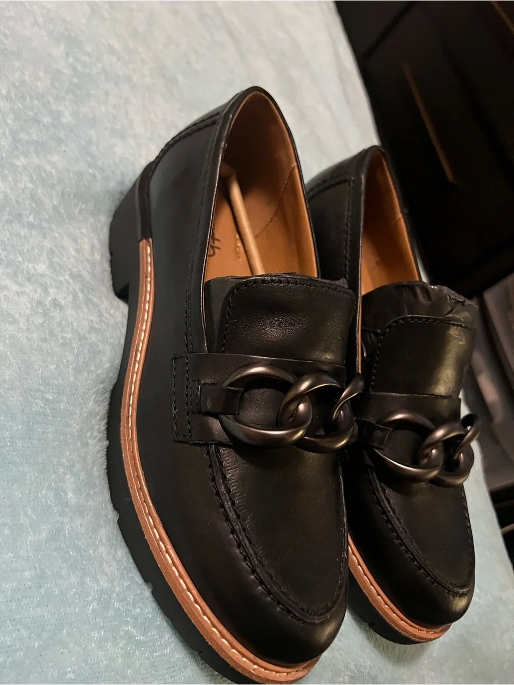 Earth Black Leather Men's Chain-Detail Slip-On Loafers
